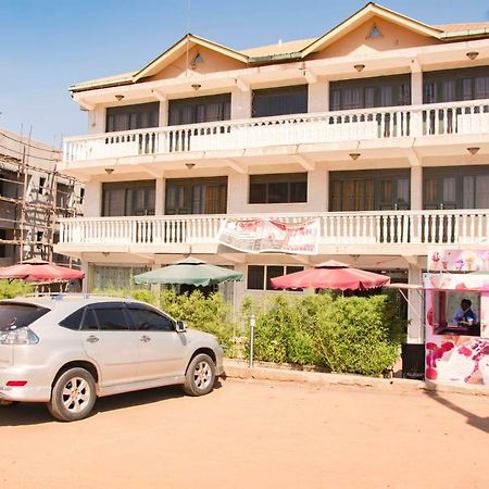 Florida Hotel Zaana كامبالا المظهر الخارجي الصورة
