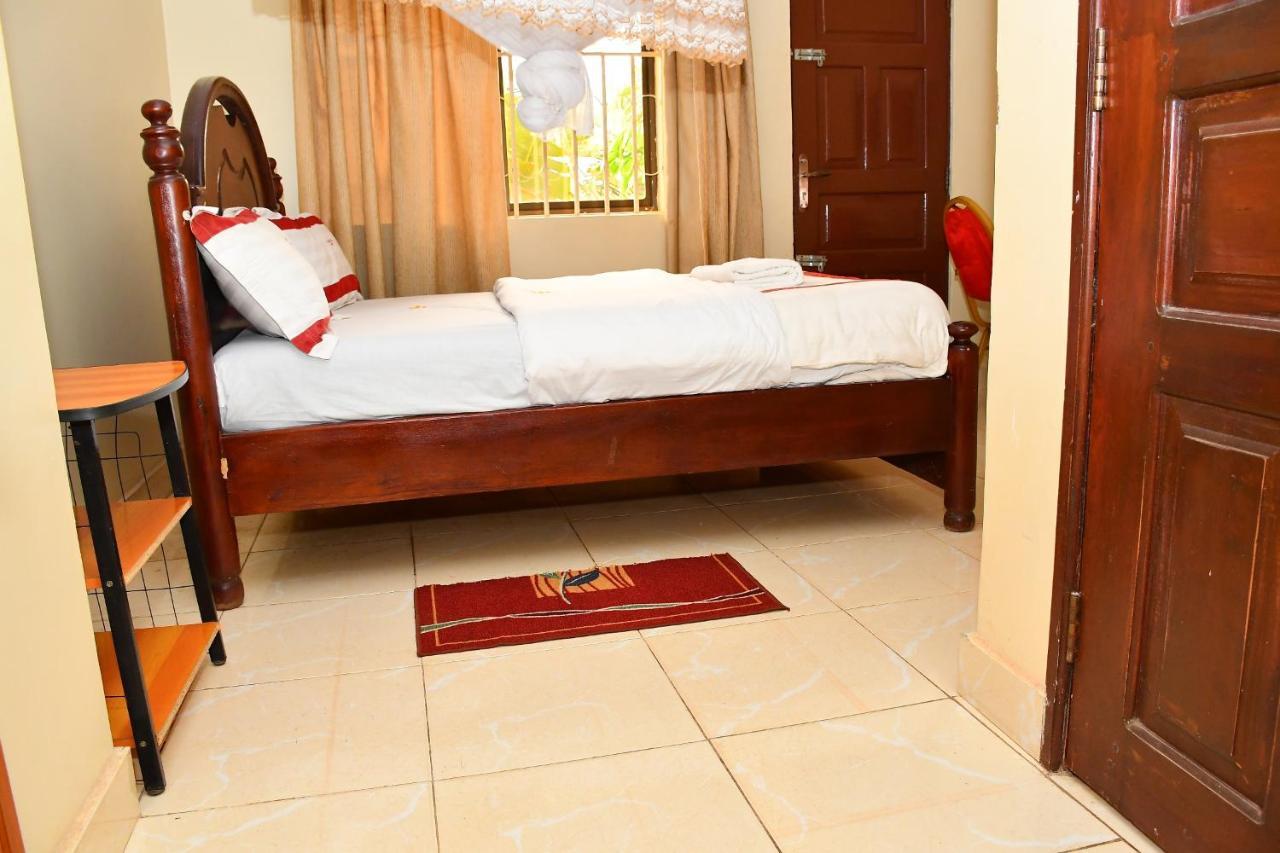 Florida Hotel Zaana كامبالا المظهر الخارجي الصورة