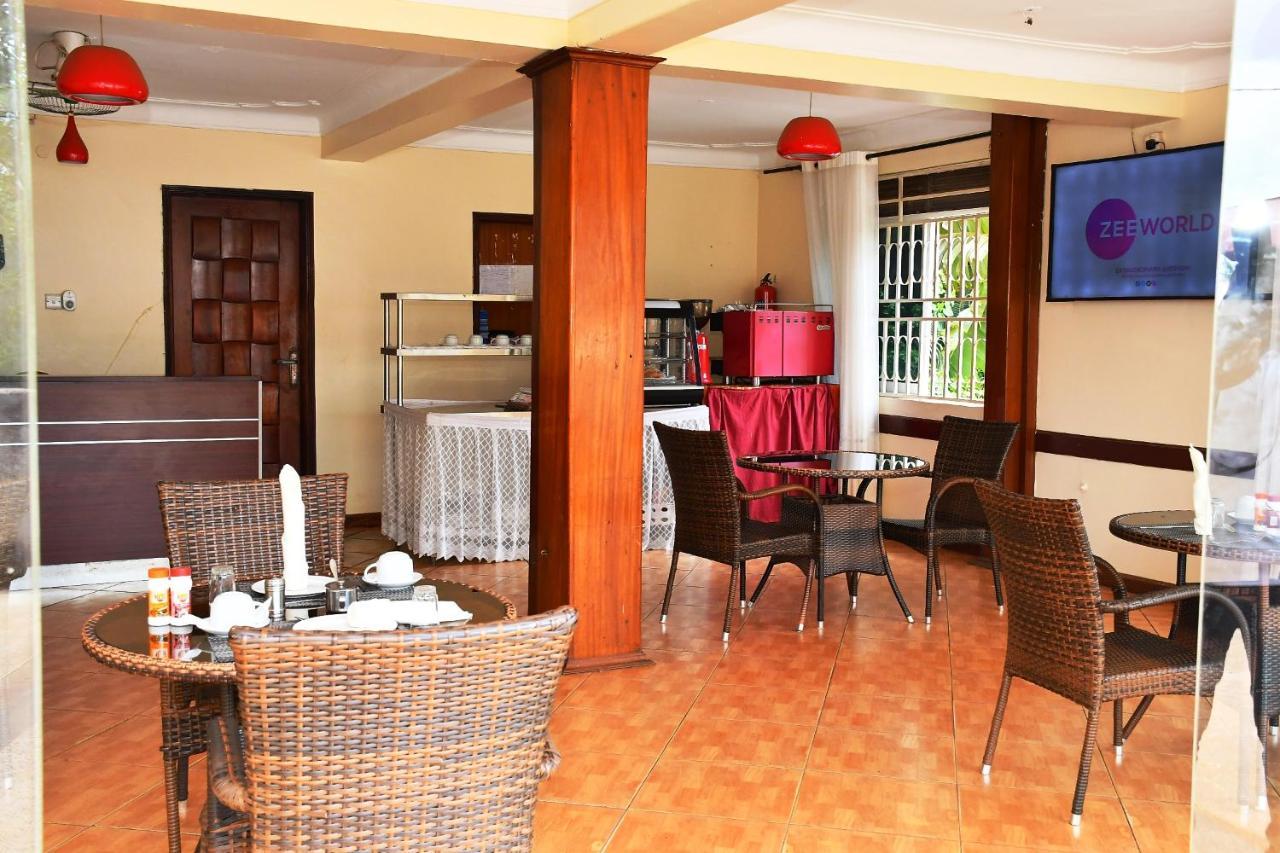 Florida Hotel Zaana كامبالا المظهر الخارجي الصورة