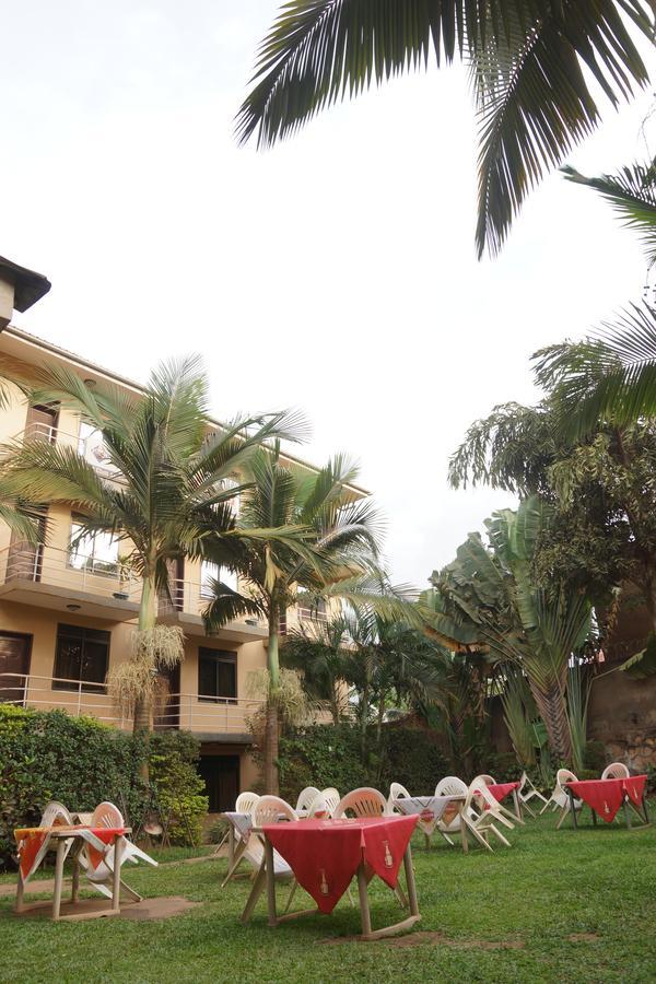 Florida Hotel Zaana كامبالا المظهر الخارجي الصورة