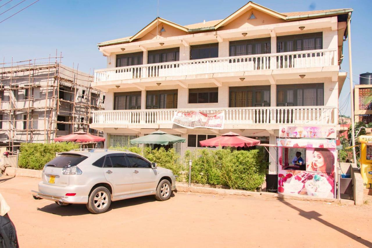Florida Hotel Zaana كامبالا المظهر الخارجي الصورة