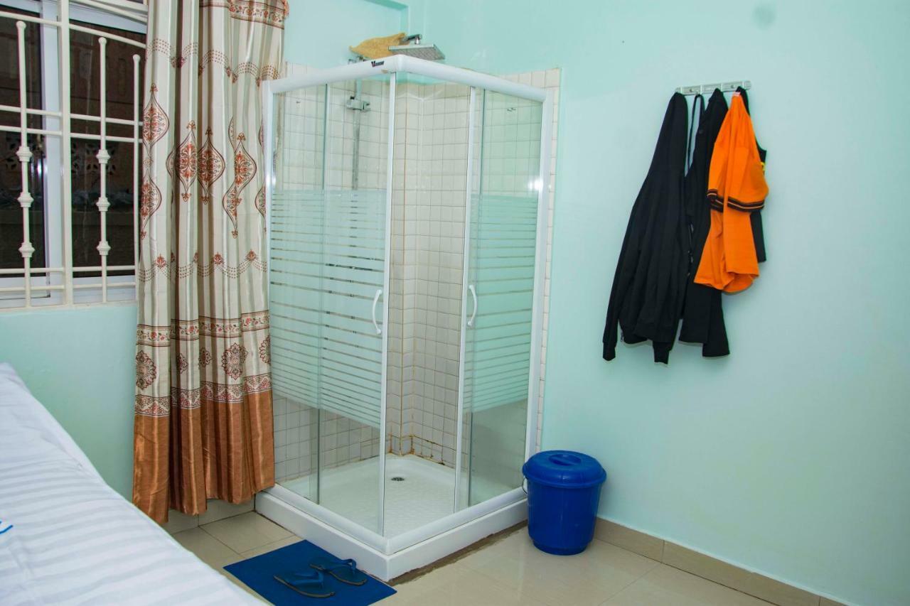 Florida Hotel Zaana كامبالا المظهر الخارجي الصورة