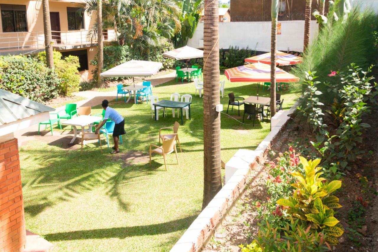 Florida Hotel Zaana كامبالا المظهر الخارجي الصورة